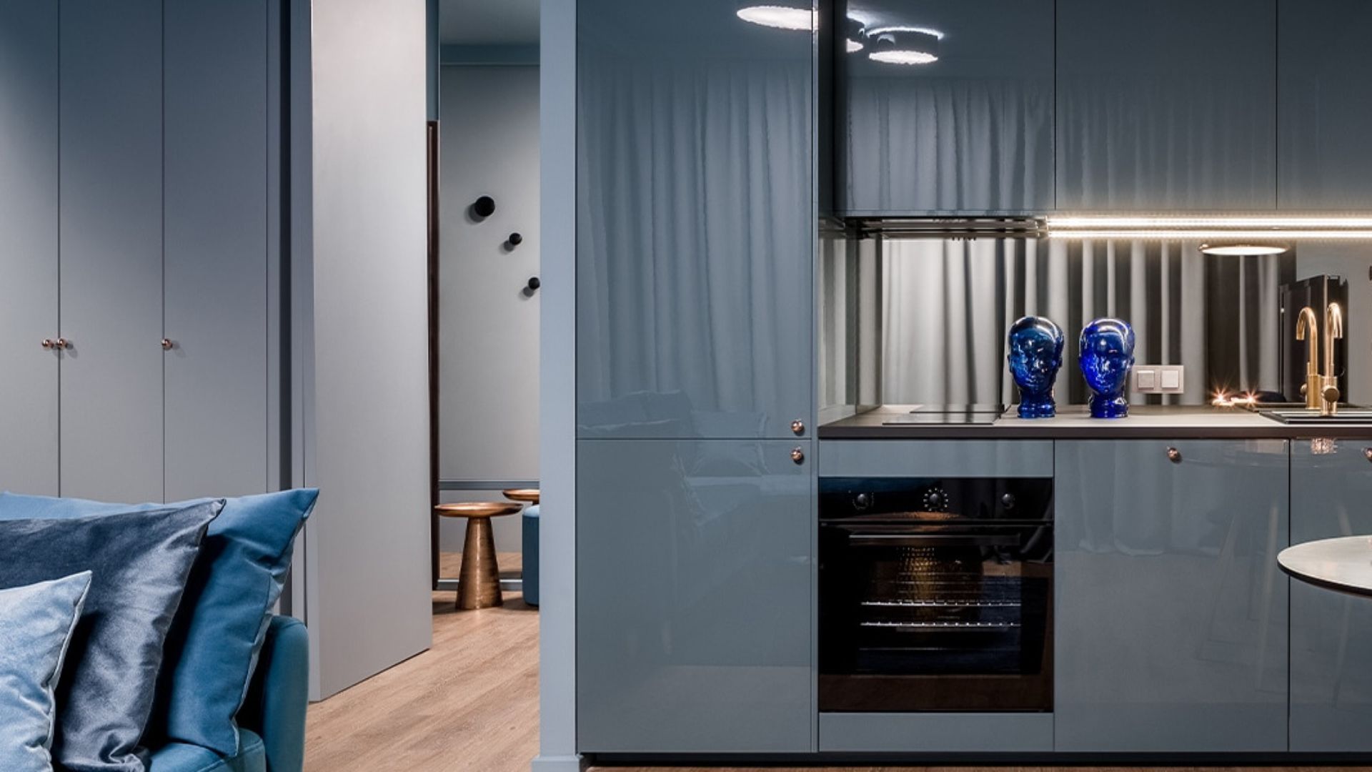 Polyester Polish Chipping